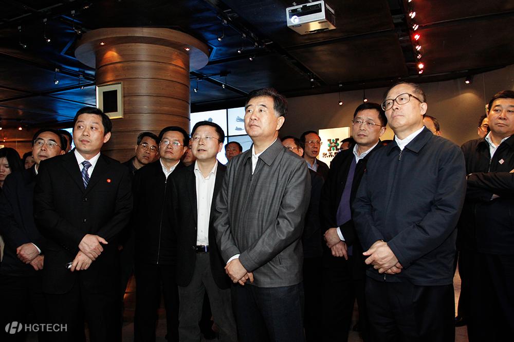 11、2012年4月9日 现任全国政协主席汪洋率团调查yp街机科技.jpg